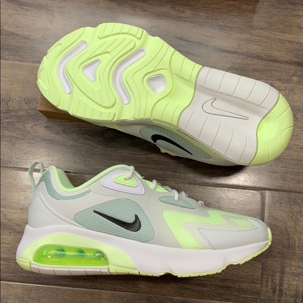 W NIKE AIR MAX 200 - Picture 3 of 16